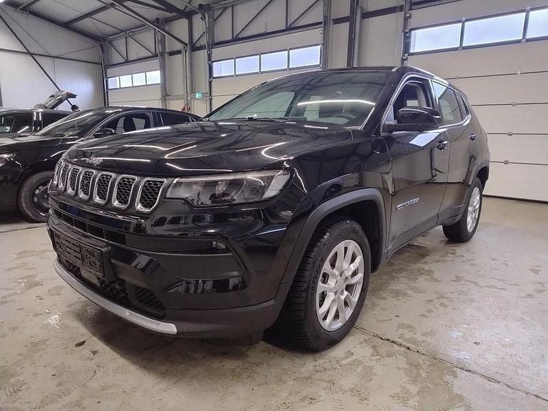 Schwarz Gebraucht 2024 Jeep Compass Altitude SUV | 22.885 € (Superpreis) - Bild 1/4