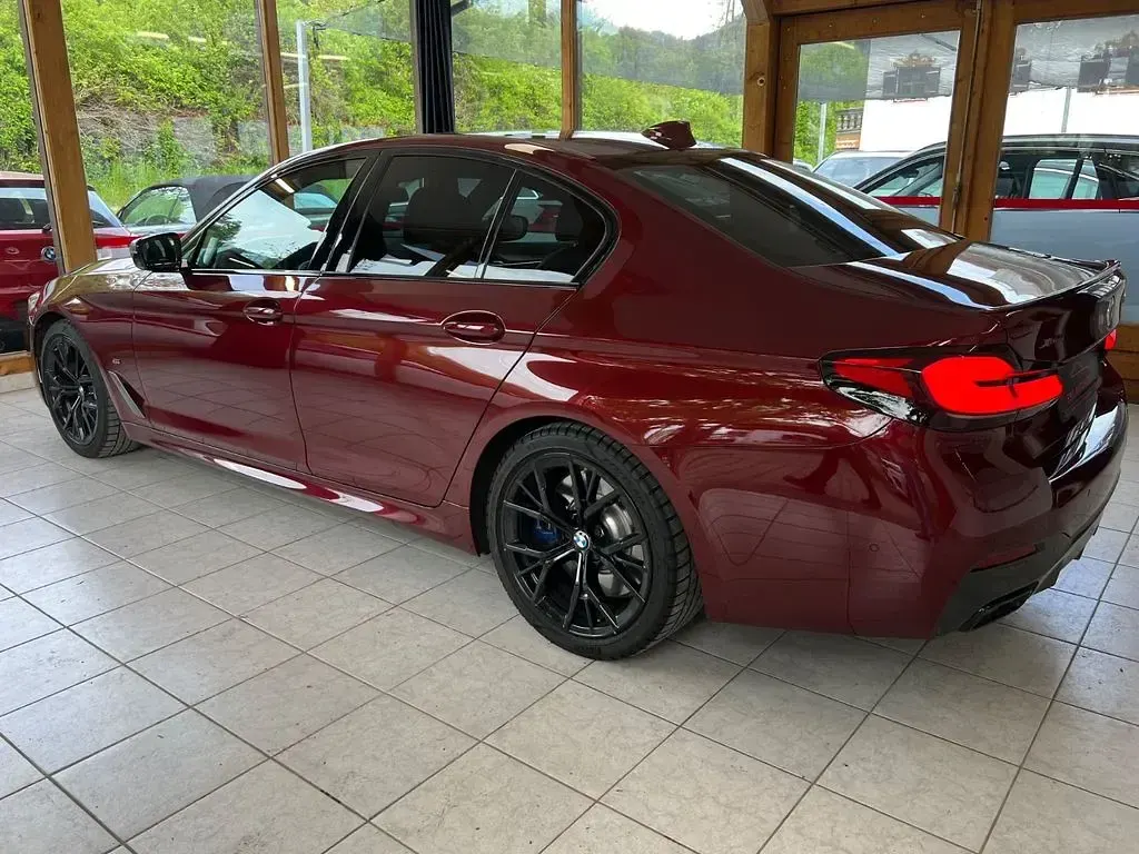 Gebraucht BMW M550 Performance 530 PS (389 kW) 2021 Rot Limousine