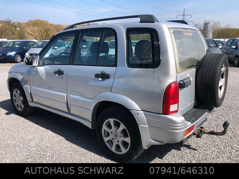 Gebraucht Suzuki Grand Vitara 144 PS (105 kW) 2000 Silber SUV