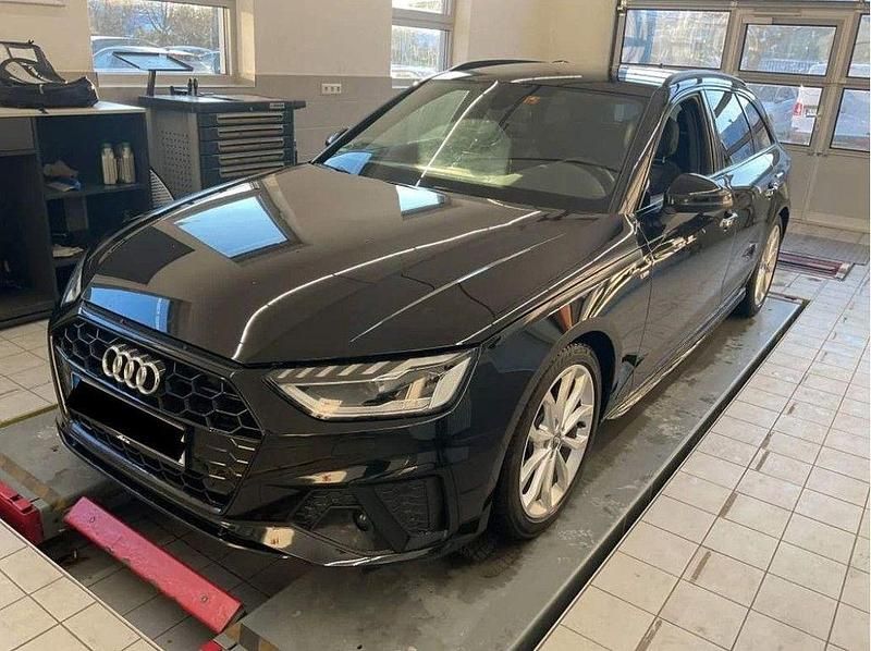 Gebraucht Audi A4 S-Line 150 PS (110 kW) 2020 Mythosschwarz metallic Kombi