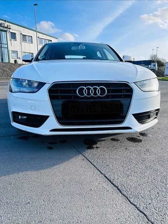 Gebraucht Audi A4 Attraction 136 PS (100 kW) 2014 Weiß Kombi
