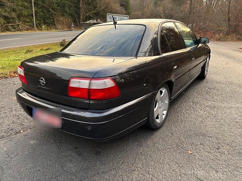 Gebraucht Opel Omega Sport 211 PS (155 kW) 2000 Schwarz Limousine