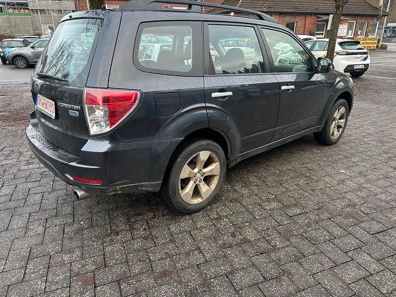 Gebraucht Subaru Forester Comfort 147 PS (108 kW) 2011 Grau SUV