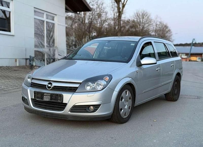 Gebraucht Opel Astra Edition 105 PS (77 kW) 2005 Starsilber iii m2 Kombi
