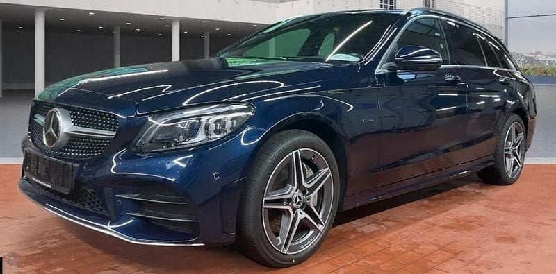 Blau Gebraucht 2020 Mercedes C300e AMG Limousine | 26.390 € (Guter Preis) - Bild 1/4