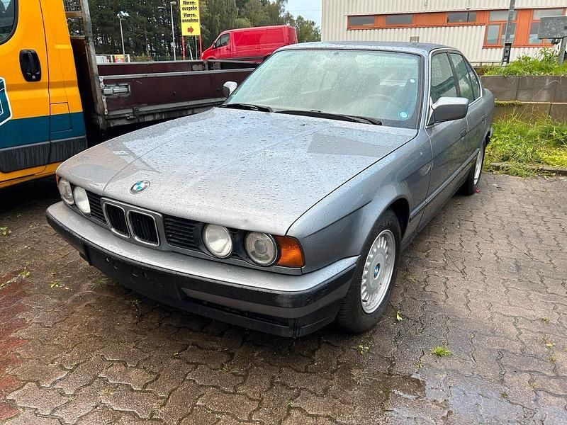 Silber Gebraucht 1991 BMW 525 Limousine | 3.500 € - Bild 1/4
