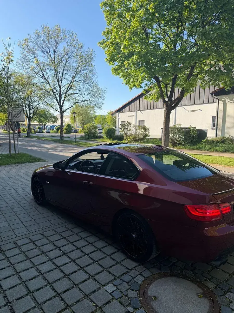 Gebraucht BMW 325 M Sport 218 PS (160 kW) 2011 Rot Coupé