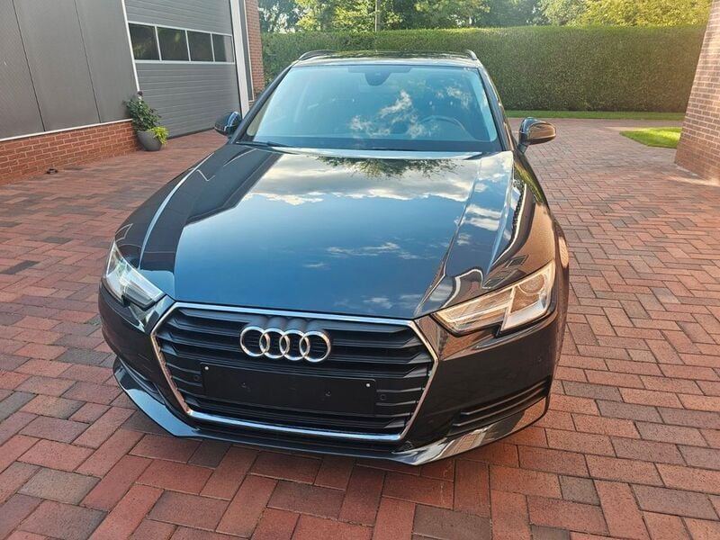 Grau Gebraucht 2017 Audi A4 Kombi | 16.800 € (Fairer Preis) - Bild 1/4