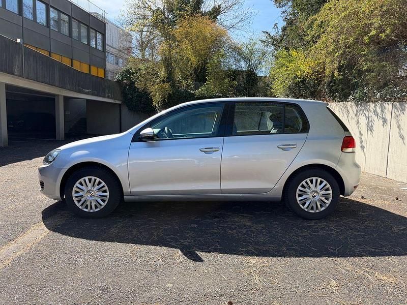 Gebraucht VW Golf VI Trendline 80 PS (58 kW) 2009 Silber Kleinwagen
