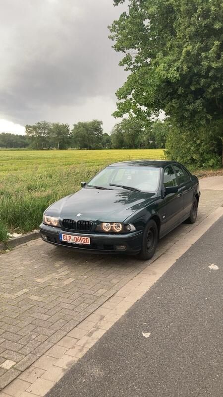 Grün Gebraucht 1998 BMW 520 Limousine | 2.100 € (Guter Preis) - Bild 1/4