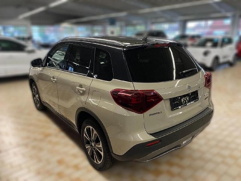 Gebraucht Suzuki Vitara Comfort 116 PS (85 kW) 2022 SUV