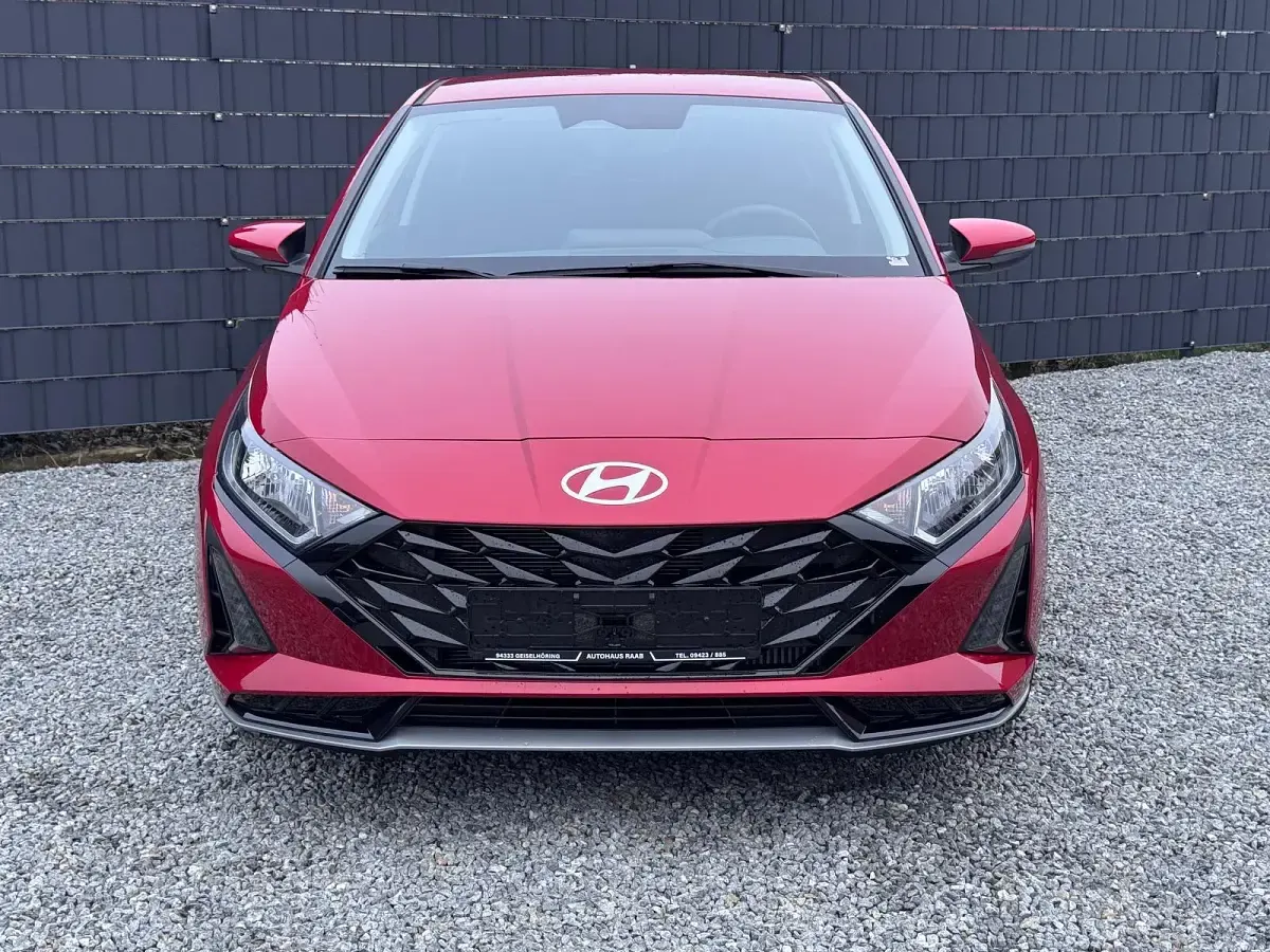 Neu Hyundai i20 90 PS (66 kW) 2026 Dragon red Kleinwagen