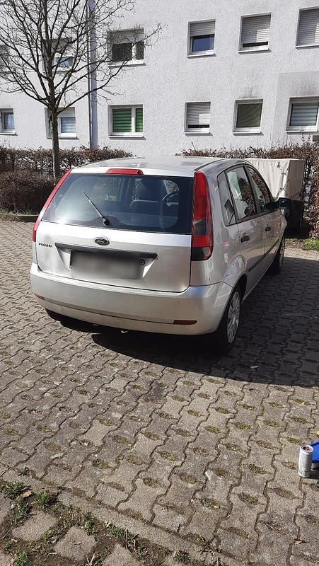 Gebraucht Ford Fiesta 80 PS (58 kW) 2004 Silber Kleinwagen
