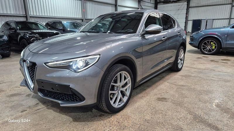 Gebraucht Alfa Romeo Stelvio 280 PS (205 kW) 2017 Grau SUV