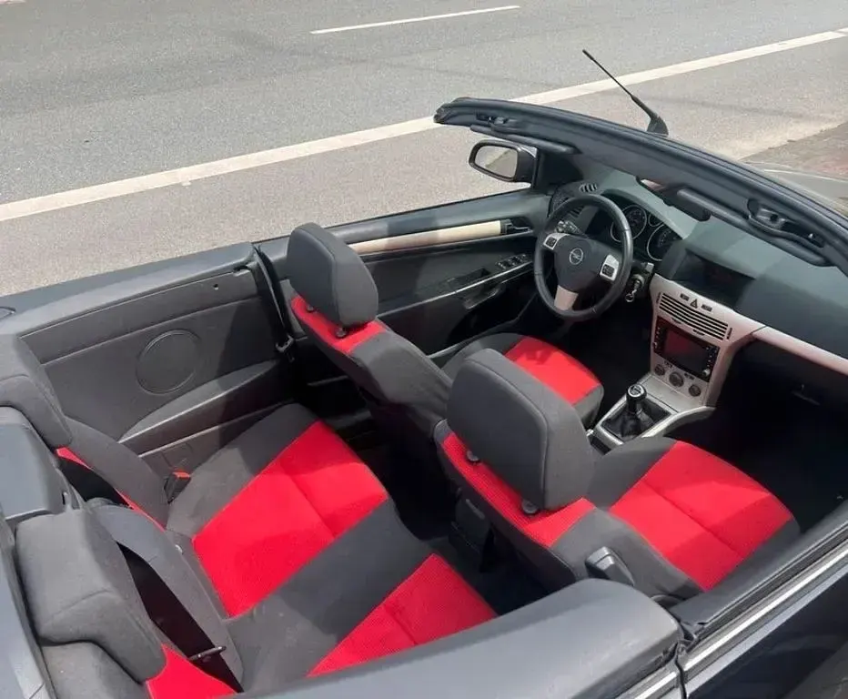 Gebraucht Opel Astra Sport 105 PS (77 kW) 2007 Schwarz Cabrio