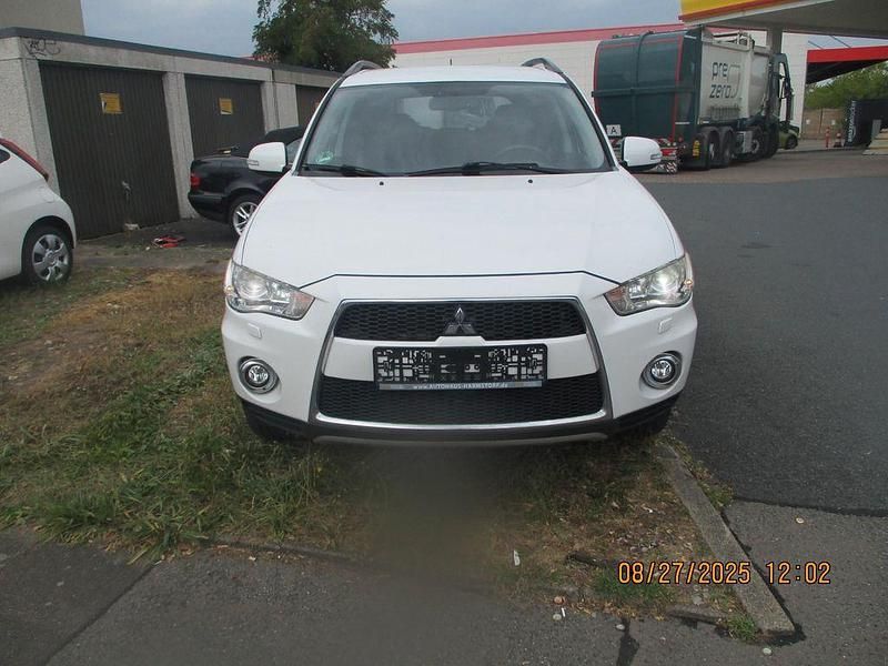 Weiß Gebraucht 2012 Mitsubishi Outlander SUV | 3.900 € (Superpreis) - Bild 1/4