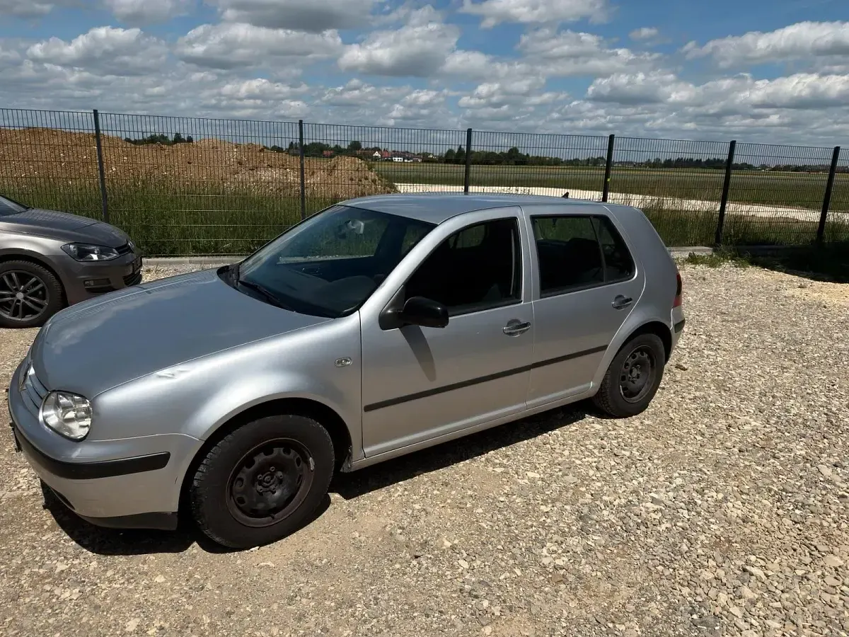 Gebraucht VW Golf IV 75 PS (55 kW) 2002 Silber Kleinwagen