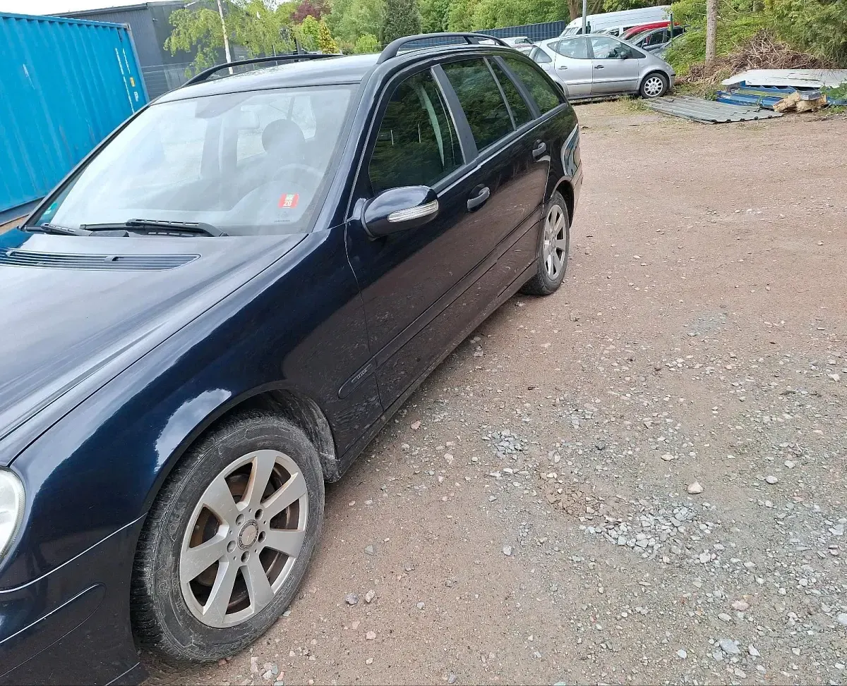 Gebraucht Mercedes C180 140 PS (102 kW) 2005 Blau Kombi
