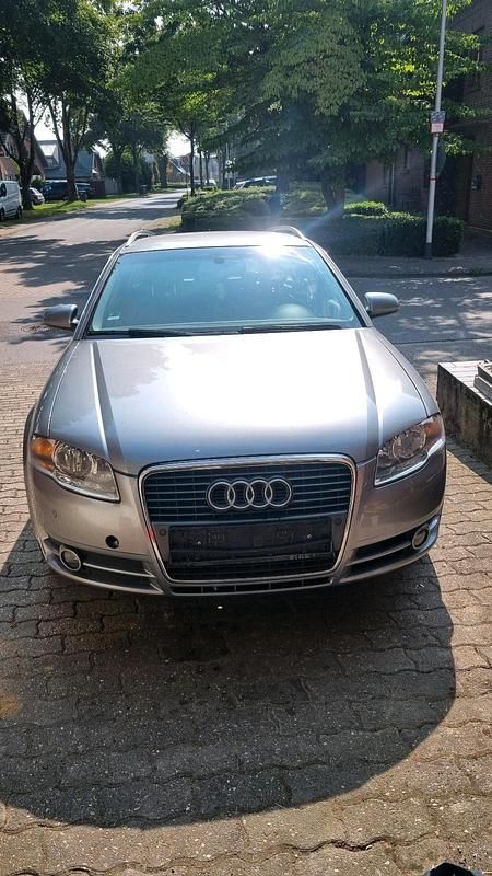Silber Gebraucht 2006 Audi A4 Kombi | 2.800 € - Bild 1/4