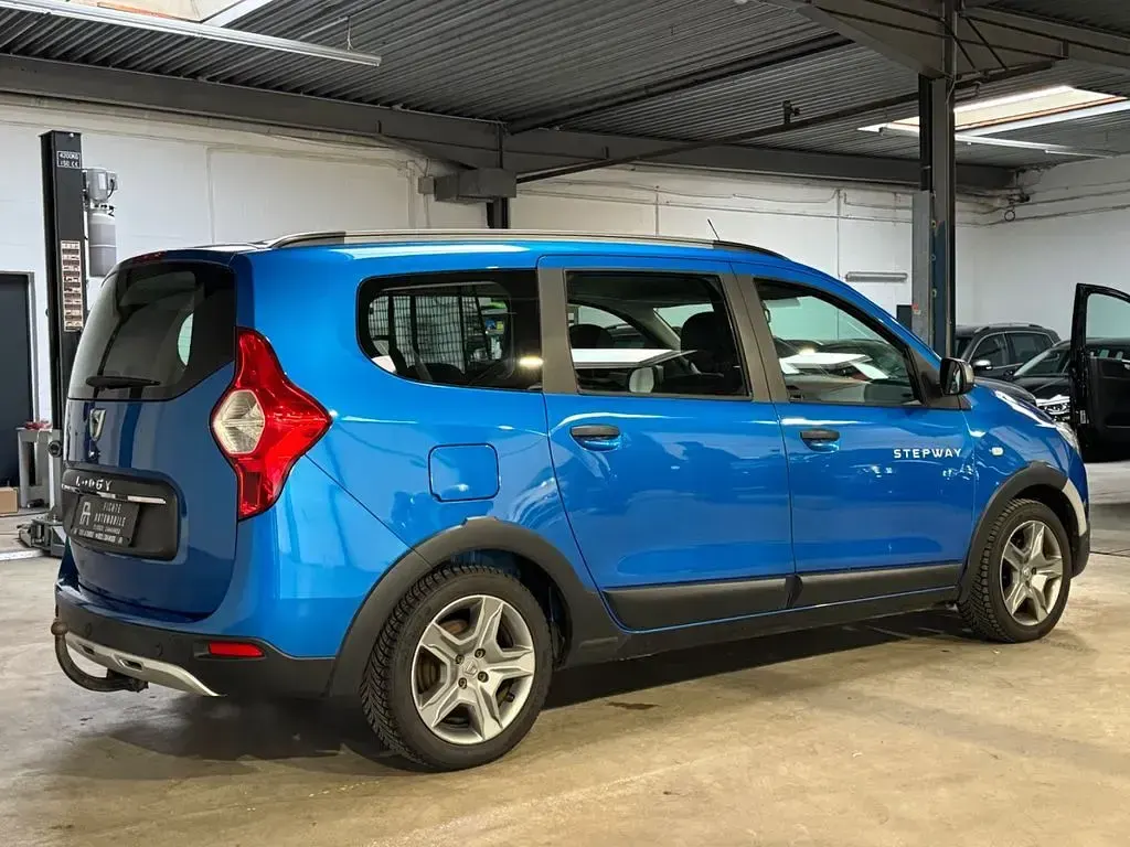 Gebraucht Dacia Lodgy Stepway 131 PS (96 kW) 2020 Blau Van / Kleinbus