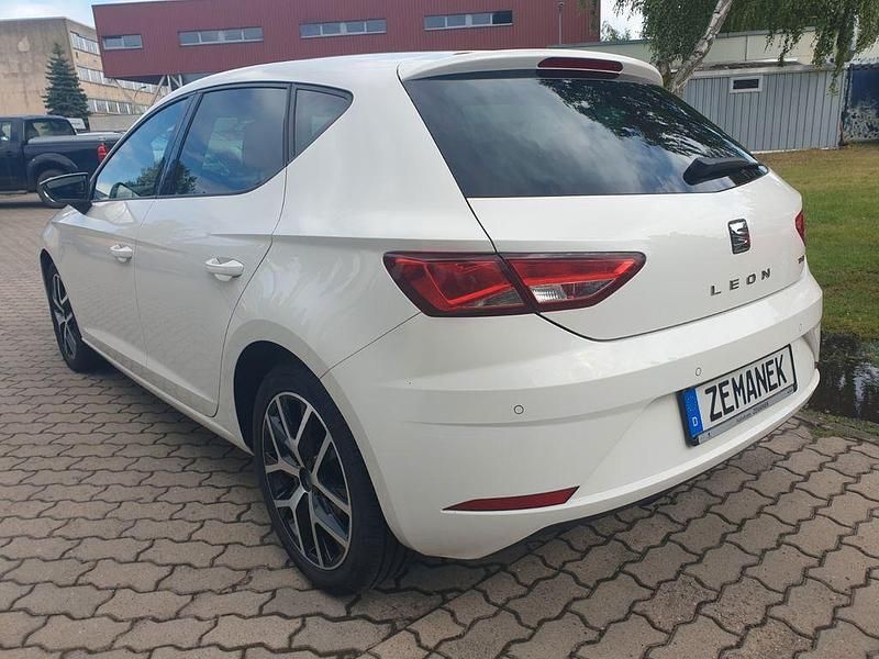 Gebraucht Seat Leon Style 131 PS (96 kW) 2020 Weiß Limousine