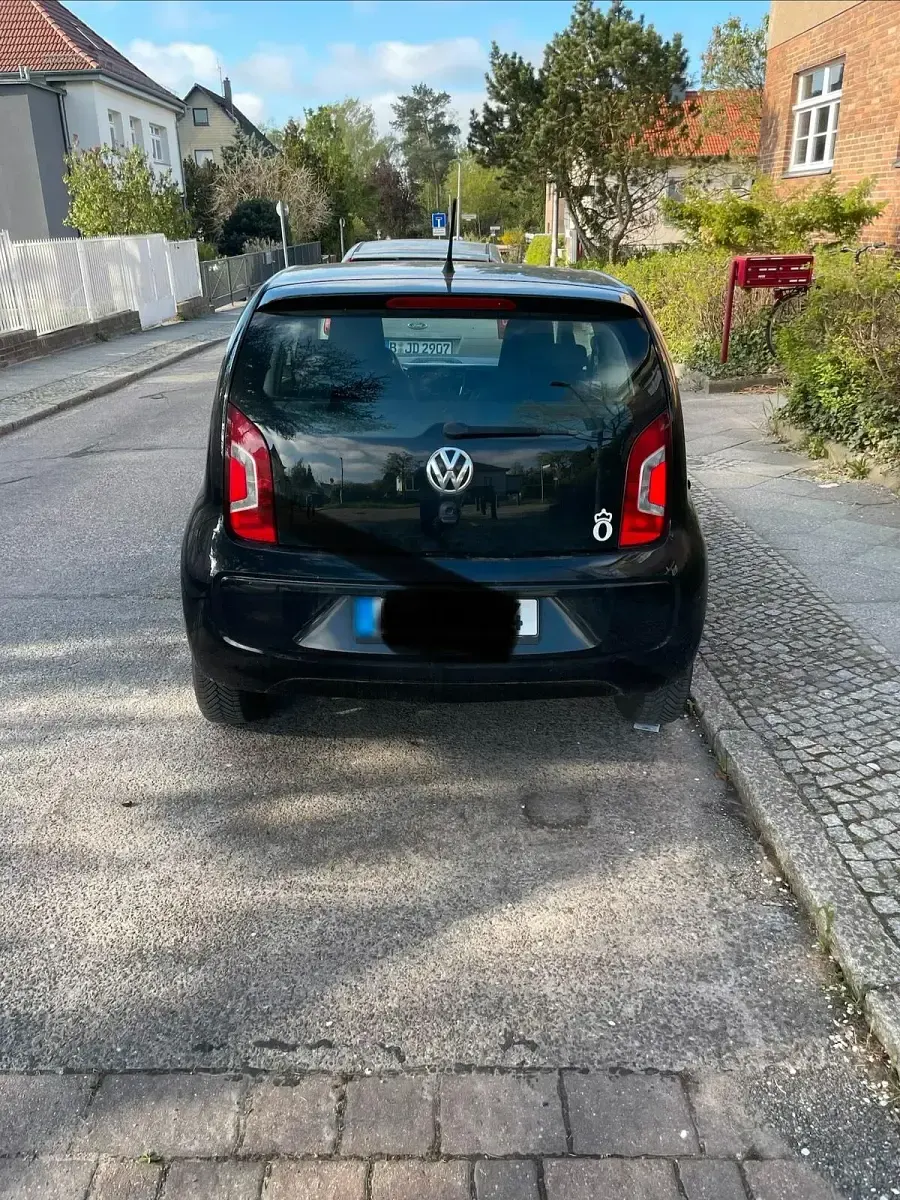 Używany VW up! 75 KM (55 kW) 2012 Czarny Hatchback