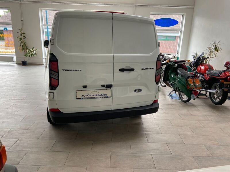 Gebraucht Ford Transit Custom 150 PS (110 kW) 2024 Weiß Limousine