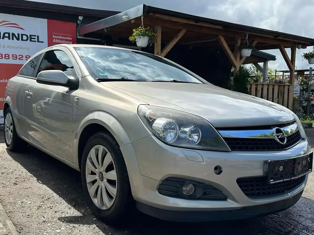 Gebraucht Opel Astra Catch Me 110 PS (80 kW) 2007 Pannacotta m2 Coupé