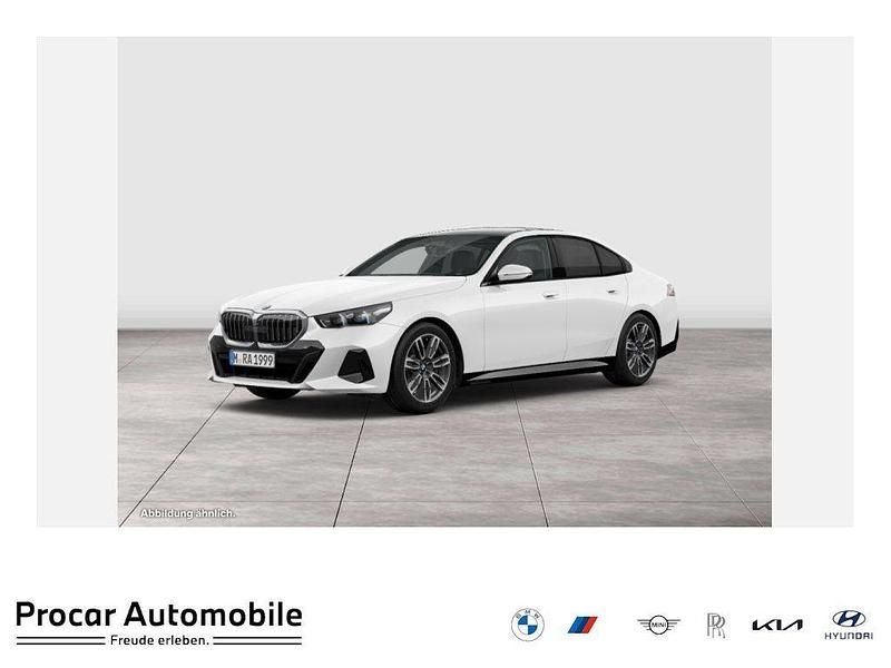 Weiß Neu 2025 BMW 520 M Sport Limousine | 57.670 € (Fairer Preis) - Bild 1/4