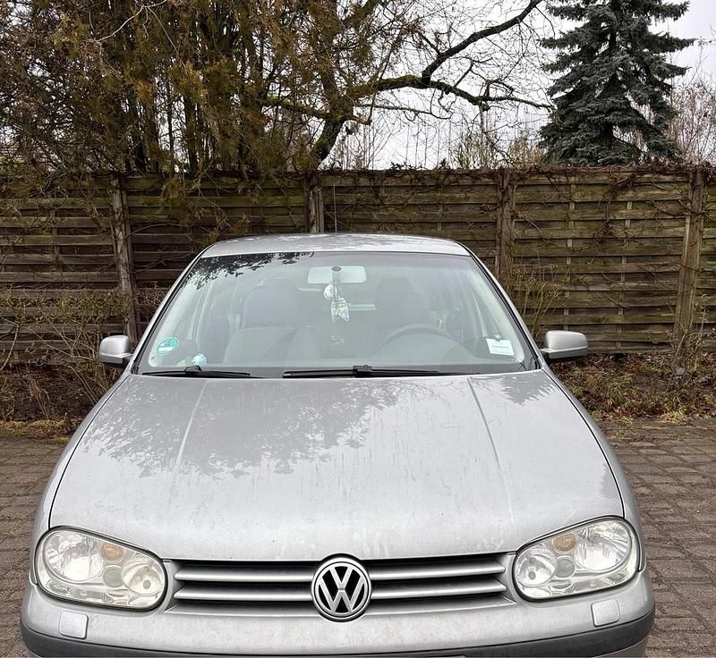 Gebraucht VW Golf IV 102 PS (75 kW) 2003 Silber Kleinwagen