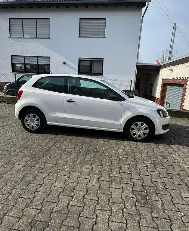 Gebraucht VW Polo Trendline 60 PS (44 kW) 2010 Weiß Kleinwagen