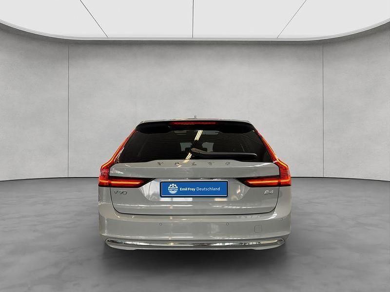 Gebraucht Volvo V90 Ultimate 197 PS (144 kW) 2024 Vapour grey 740 Kombi