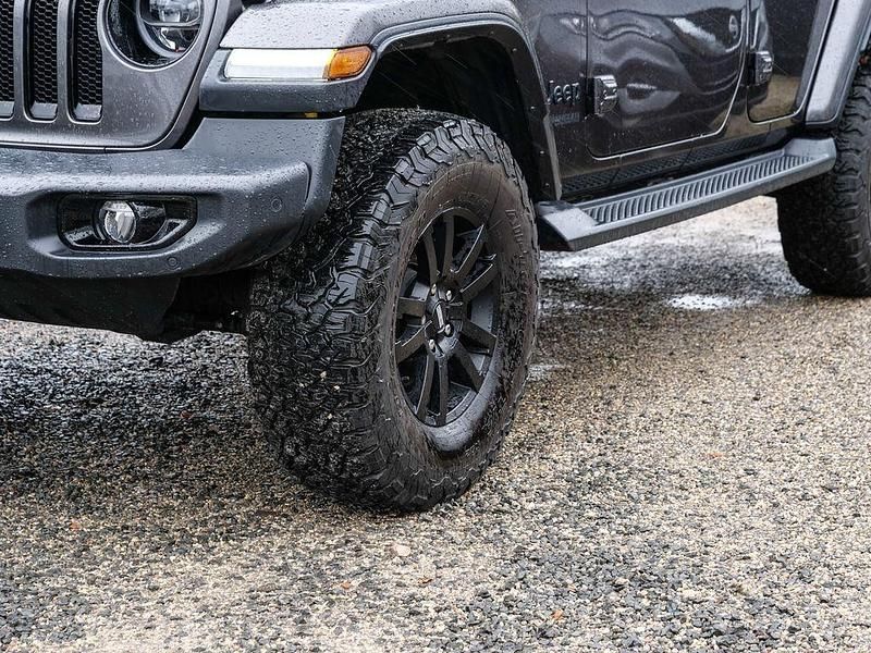 Gebraucht Jeep Wrangler Unlimited Sahara 200 PS (147 kW) 2021 Grau SUV