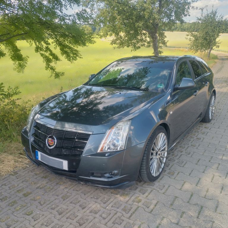 Grau Gebraucht 2011 Cadillac CTS Kombi | 13.800 € (Fairer Preis) - Bild 1/4