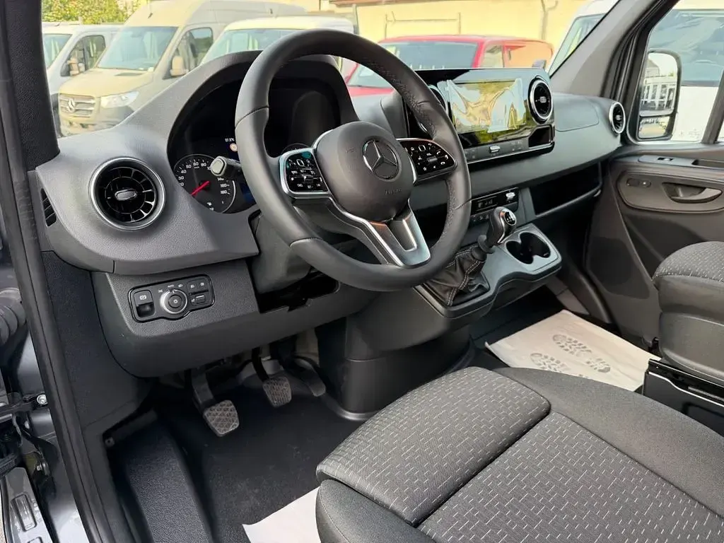 Neu Mercedes Sprinter 170 PS (125 kW) 2026 Grau Van