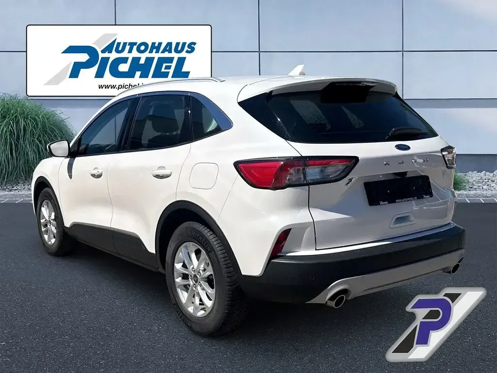 Gebraucht Ford Kuga Titanium 150 PS (110 kW) 2022 Weiß(metallic) SUV