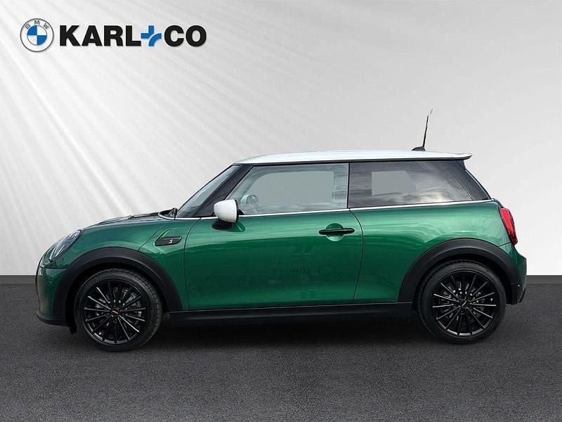 Gebraucht Mini Cooper SE 135 kW (184 PS) 2023 British racing green iv metallic (gruen) Kleinwagen