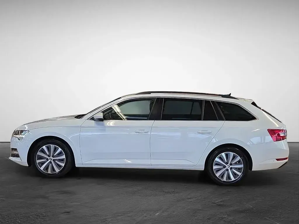 Gebraucht Skoda Superb Ambition 218 PS (160 kW) 2022 Weiß Kombi