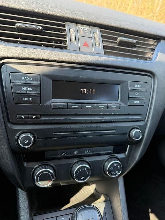 Gebraucht Skoda Octavia Active 105 PS (77 kW) 2014 Beige Kleinwagen