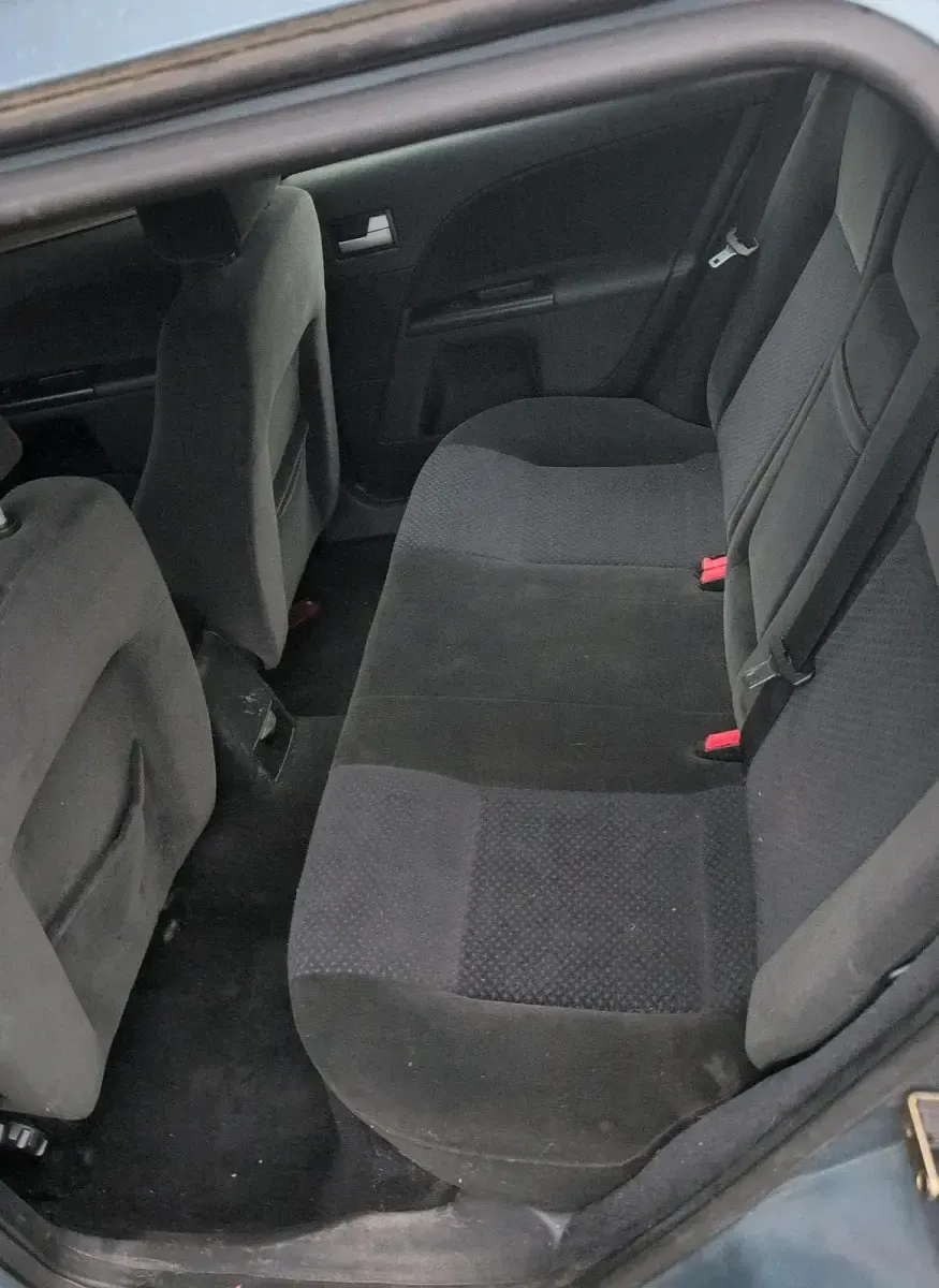 Gebraucht Ford Mondeo 145 PS (106 kW) 2002 Blau Kombi