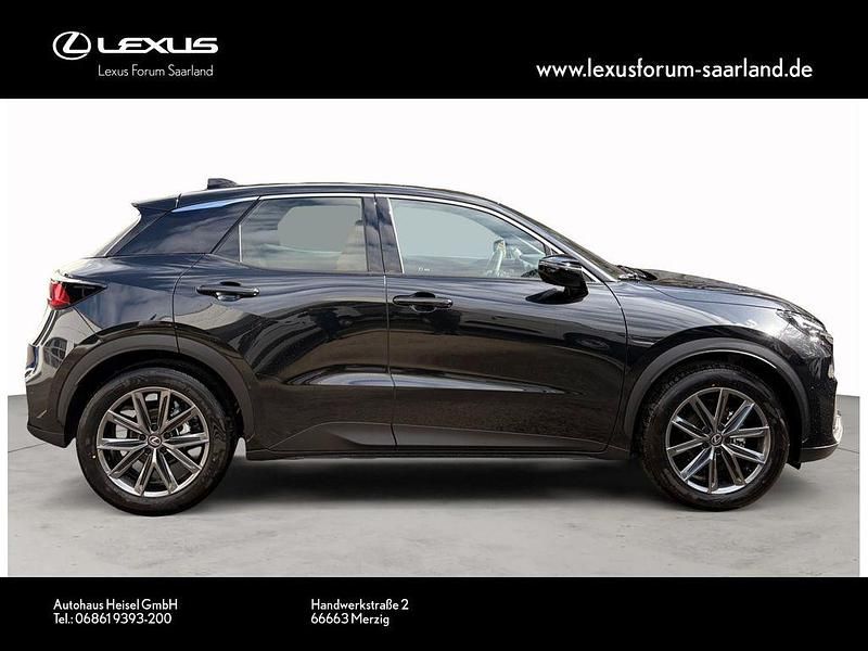 Neu Lexus LBX 136 PS (100 kW) 2025 Schwarz SUV