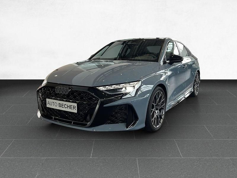 Neu Audi RS3 Advanced 400 PS (294 kW) 2025 Grau Limousine