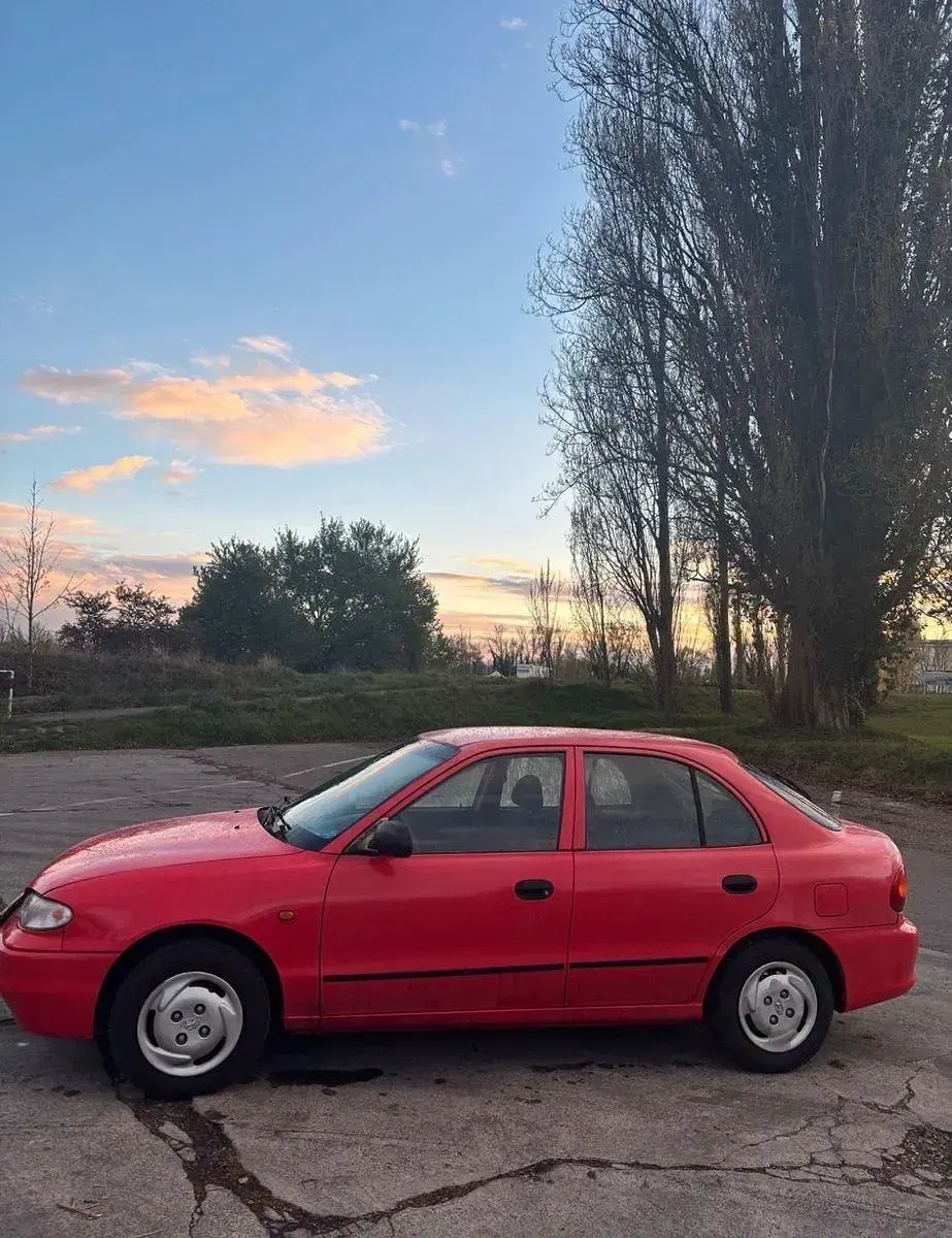 Gebraucht Hyundai Accent GLS 60 PS (44 kW) 1996 Rot Kleinwagen