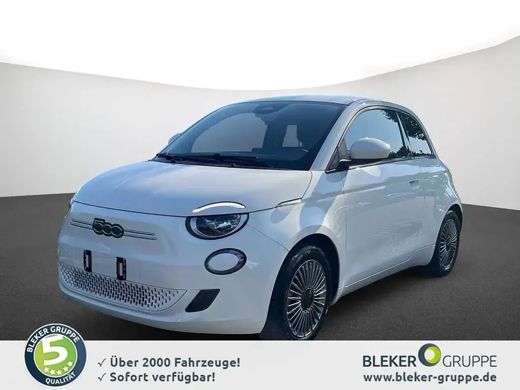 Gebraucht Fiat 500e 86 kW (118 PS) 2024 Colore esterno (arktis weiß) Kleinwagen