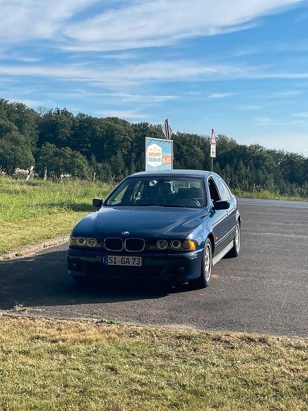 Blau Gebraucht 1999 BMW 523 Limousine | 4.900 € (Fairer Preis) - Bild 1/4