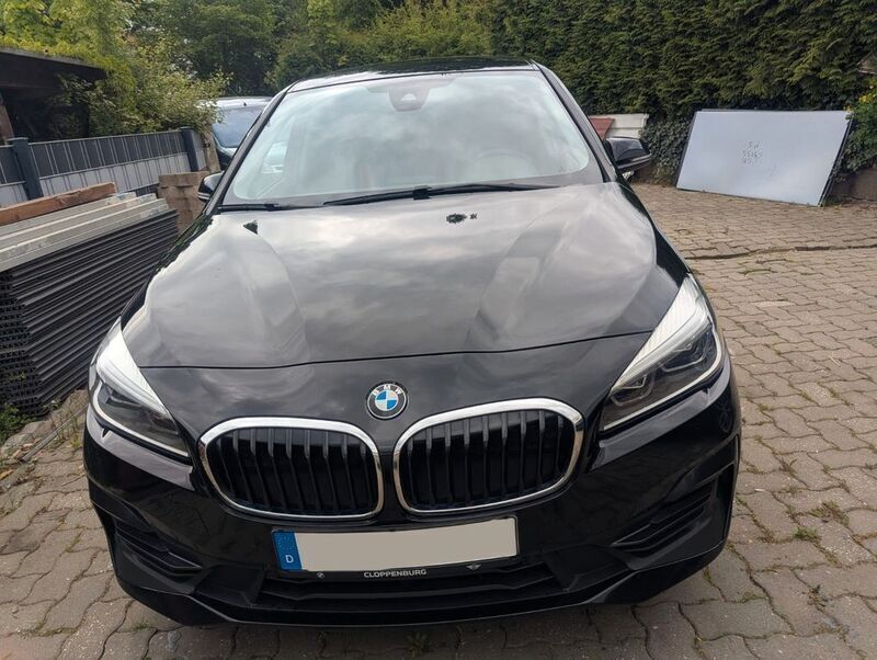 Schwarz Gebraucht 2019 BMW 218 Gran Tourer Sport Line Van / Kleinbus | 12.500 € (Fairer Preis) - Bild 1/4