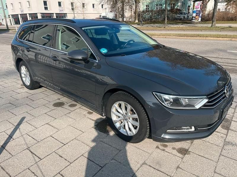 Gebraucht VW Passat Comfortline 150 PS (110 kW) 2016 Grau Kombi