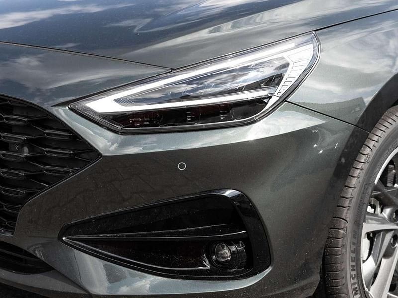 Gebraucht Hyundai i30 Advantage 101 PS (74 kW) 2024 Cypress green / mic Kombi