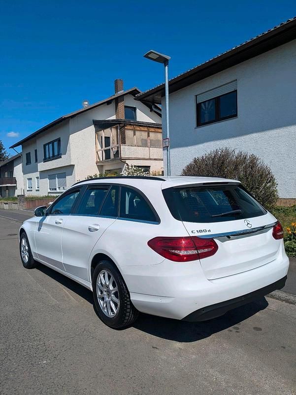 Gebraucht Mercedes C180 116 PS (85 kW) 2017 Weiß Kombi