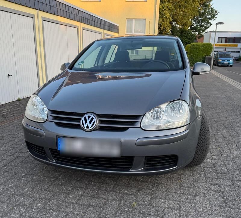 Grau Gebraucht 2005 VW Golf V Limousine | 4.250 € (Fairer Preis) - Bild 1/4
